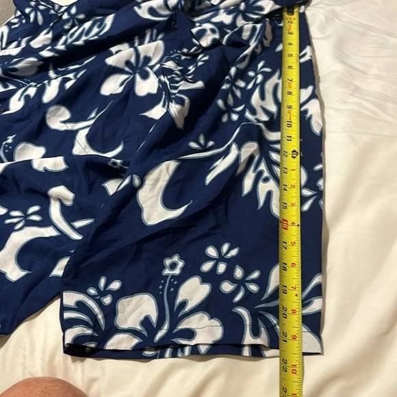 VHO Men’s Blue and White Hibiscus Hawaiian Shirt size 6X - Picture 9 of 10